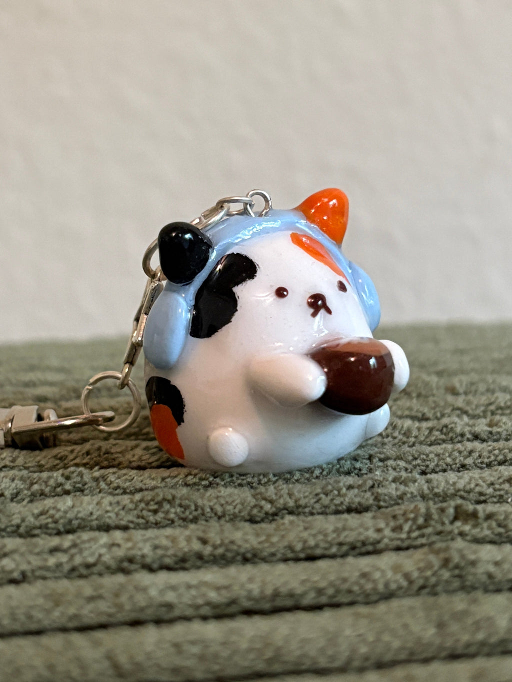 coffee calico cat keychain